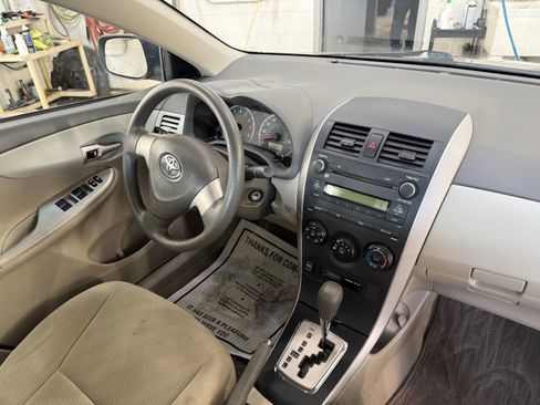 Used 2010 Toyota Corolla LE image 9
