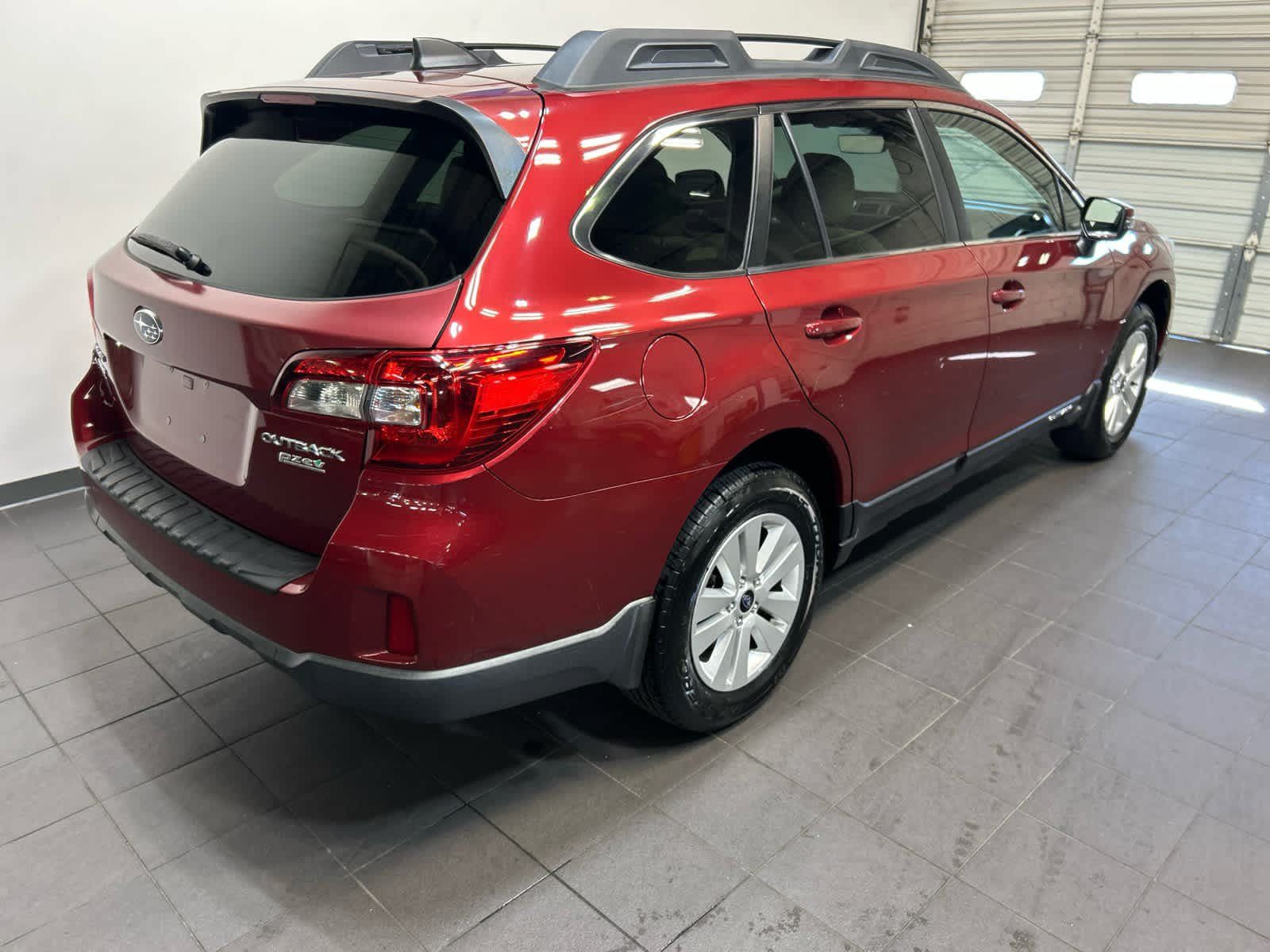 Used 2017 Subaru Outback 2.5i Premium AWD/4WD image 3