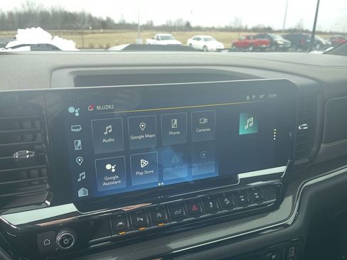 Used 2022 Chevrolet Silverado 1500 ZR2 w/ Technology Package image 15