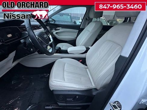 Used 2019 Audi e-tron Premium Plus image 11