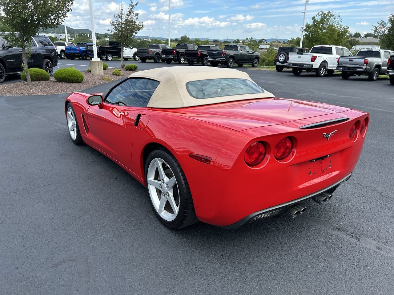 Used 2005 Chevrolet Corvette Convertible w/ Preferred Equipment Group RWD image 5
