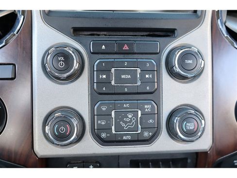 Used 2014 Ford F250 Lariat w/ Chrome Package image 28