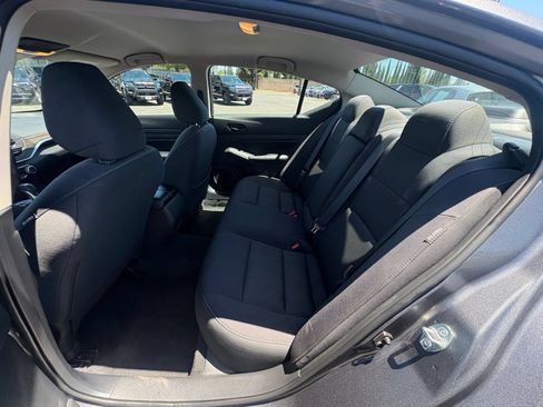 Used 2025 Nissan Altima 2.5 SV FWD image 25