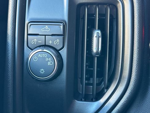 Certified 2022 Chevrolet Silverado 1500 Custom image 33