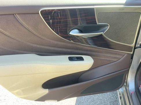 Used 2019 Lexus LS 500 w/ Interior Upgrade Package RWD image 20