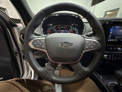 Used 2023 Chevrolet Traverse RS image 14