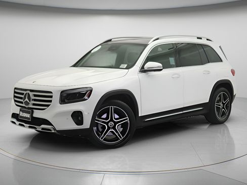 Certified 2026 Mercedes-Benz GLB 250 image 3