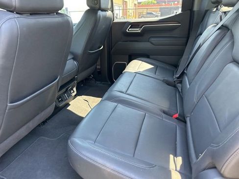 Used 2025 GMC Sierra 1500 SLT AWD/4WD image 15