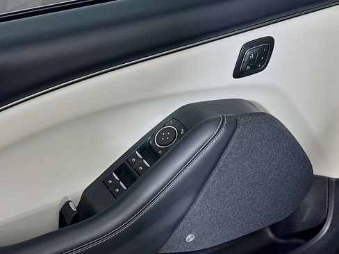 Used 2021 Ford Mustang Mach-E Premium image 15