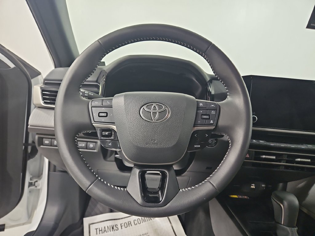 Used 2025 Toyota Camry SE FWD image 14