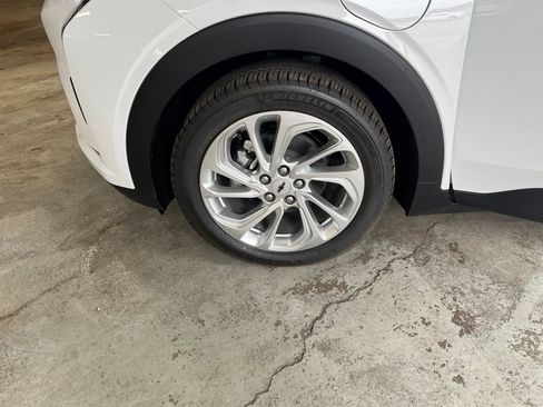 New 2027 Chevrolet Bolt LT FWD image 26