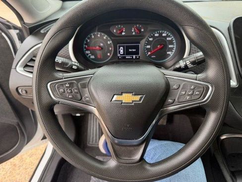 Used 2025 Chevrolet Malibu LT image 22