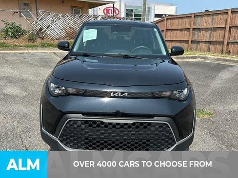 Used 2025 Kia Soul LX w/ LX Technology Package FWD image 2