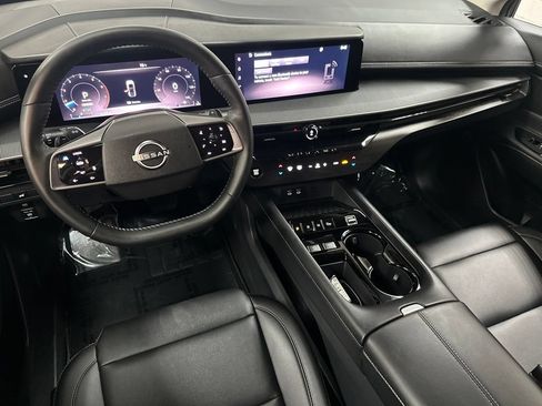 Used 2025 Nissan Murano SV AWD/4WD image 12