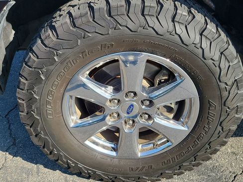 Used 2019 Ford F150 XLT w/ Equipment Group 302A Luxury image 21