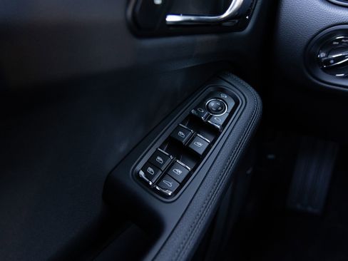 Certified 2026 Porsche Macan image 21