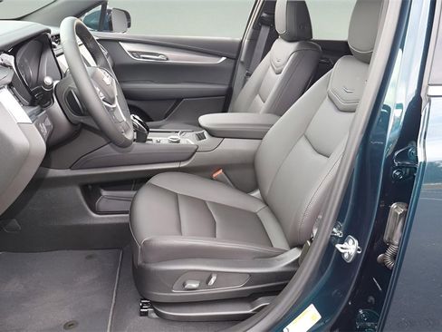 New 2026 Cadillac XT5 Luxury image 12