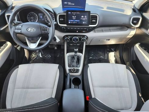 Used 2022 Hyundai Venue SEL FWD image 12