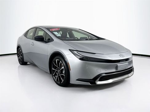 Certified 2025 Toyota Prius Plug-In Hybrid FWD image 10