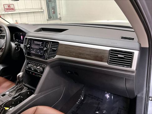 Used 2023 Volkswagen Atlas SE w/ Black Wheel Package FWD image 18
