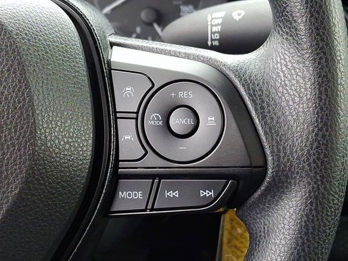 Certified 2025 Toyota Corolla LE image 21