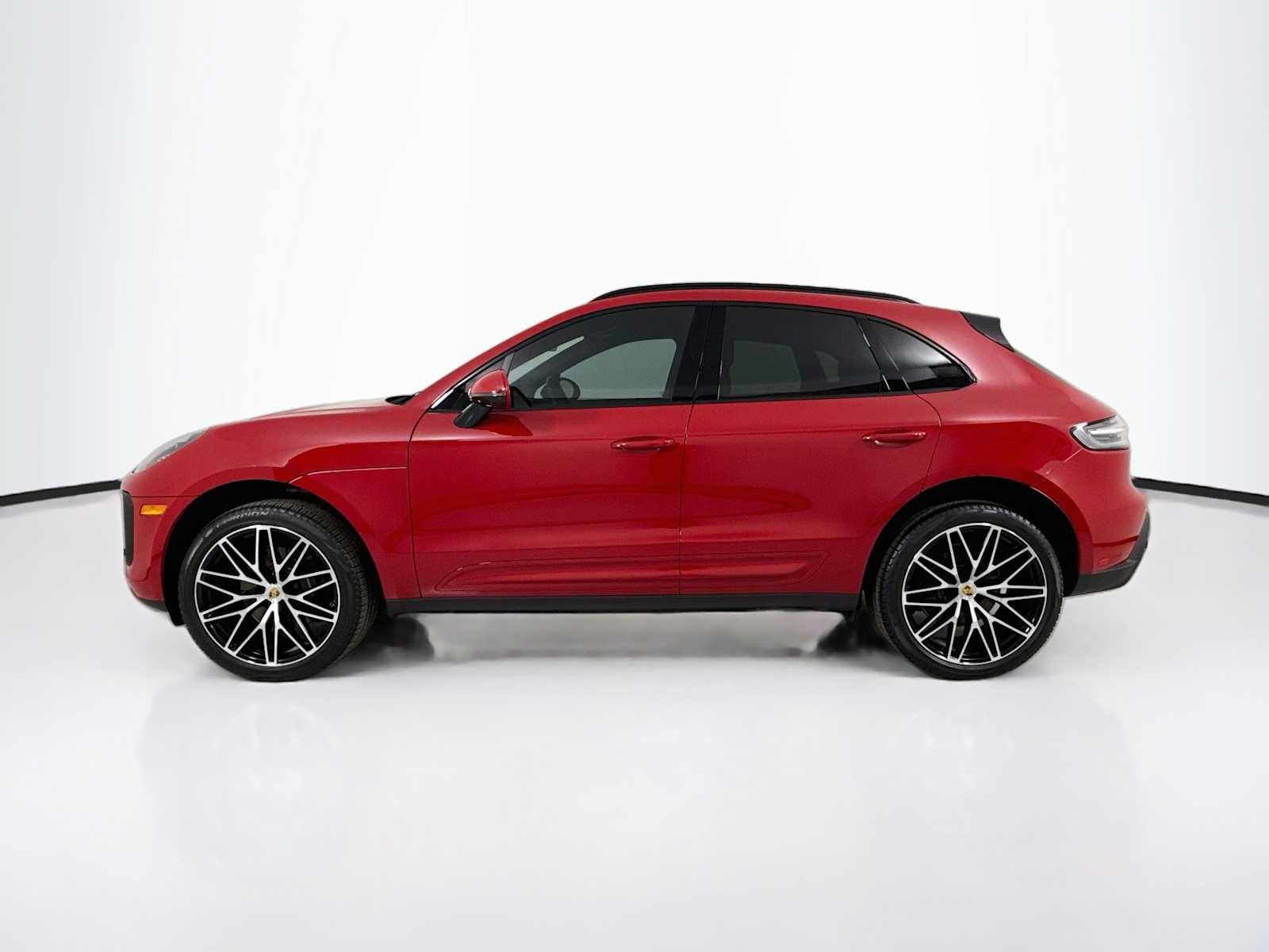 Used 2026 Porsche Macan AWD/4WD image 2
