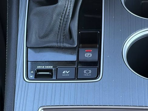 Certified 2025 Toyota Sienna XLE w/ XLE Plus Package AWD/4WD image 33