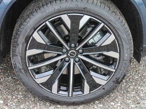 New 2026 Volvo XC90 T8 Ultra w/ Protection Package Premier AWD/4WD image 11