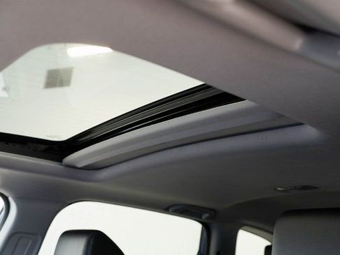 Certified 2022 Honda CR-V Touring image 4