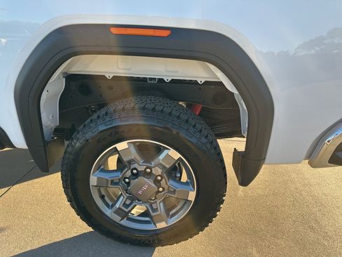 New 2026 GMC Sierra 2500 SLE image 15