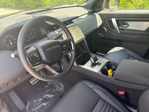 New 2026 Land Rover Discovery Sport Landmark AWD/4WD image 11