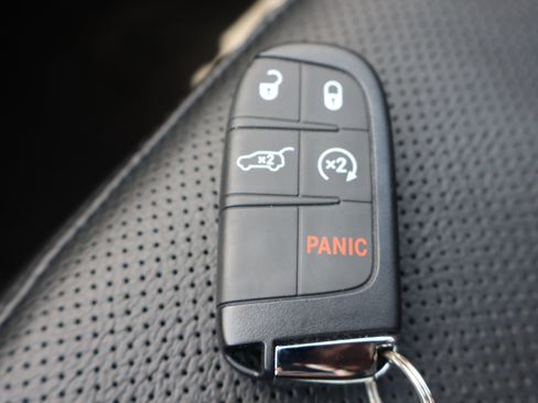 Used 2025 Jeep Compass Limited w/ Elite Group AWD/4WD image 29