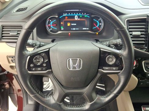 Used 2019 Honda Pilot Touring image 16