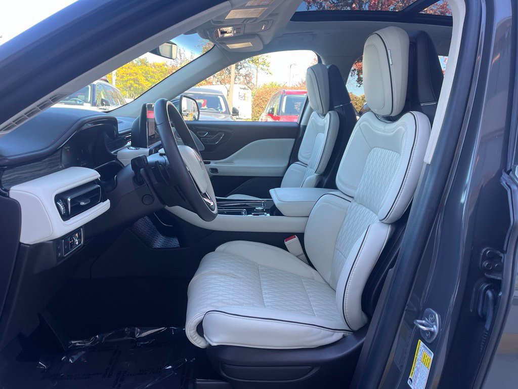 Used 2022 Lincoln Aviator Black Label Grand Touring w/ Class IV Trailer Tow Package AWD/4WD image 24