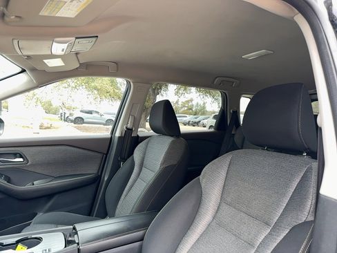 Used 2021 Nissan Rogue SV image 13