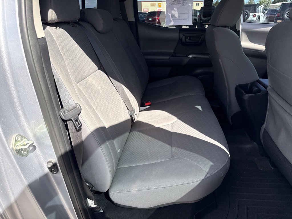 Used 2020 Toyota Tacoma SR5 AWD/4WD image 18