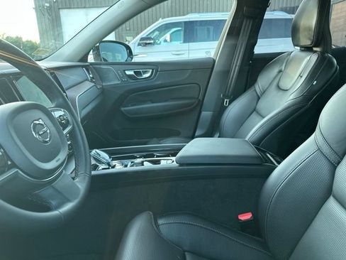 Used 2023 Volvo XC60 B5 Ultimate w/ Climate Package AWD/4WD image 7