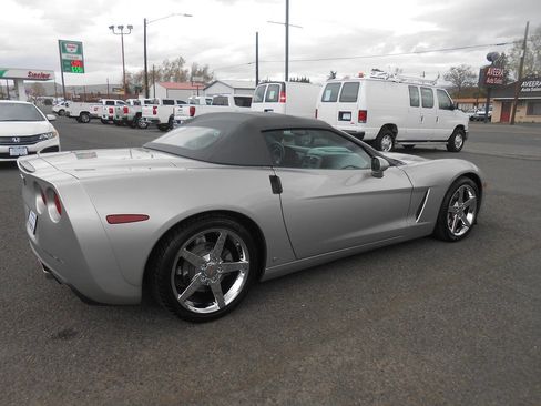 Used 2006 Chevrolet Corvette Convertible w/ Preferred Equipment Group image 18