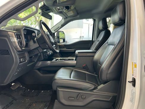 Used 2025 Ford F350 Lariat w/ FX4 Off-Road Package AWD/4WD image 5