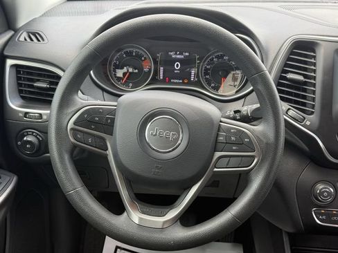 Used 2019 Jeep Cherokee Latitude w/ Popular Appearance Group FWD image 22