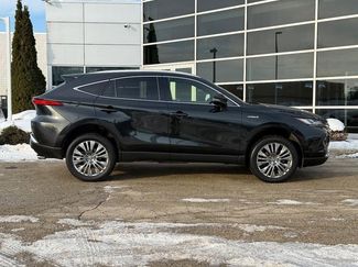 Used 2021 Toyota Venza XLE video 2