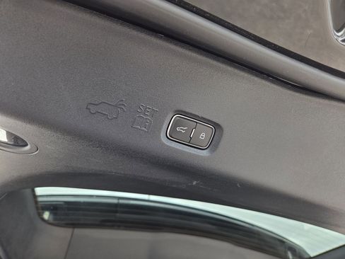 Used 2025 Ford Expedition Active AWD/4WD image 32
