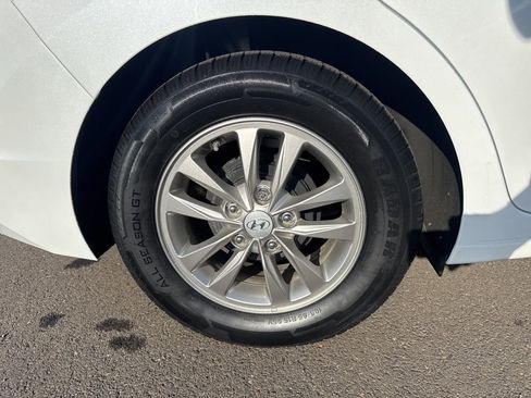 Used 2020 Hyundai Elantra ECO image 9