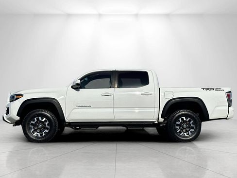Used 2022 Toyota Tacoma TRD Off-Road image 6