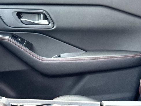 Certified 2025 Nissan Rogue SV AWD/4WD image 23