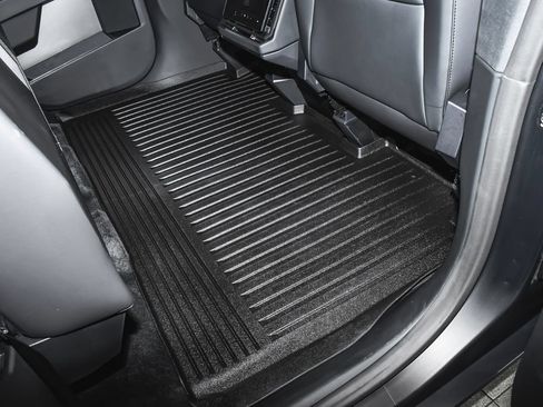 Used 2025 Tesla Cybertruck AWD Crew Cab image 51