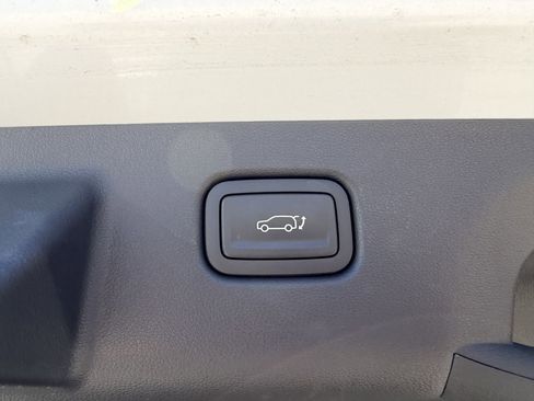 Used 2024 Hyundai Kona Limited FWD image 38
