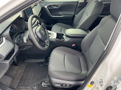 Used 2022 Toyota RAV4 XLE image 20