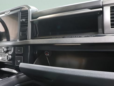 Used 2025 Ford F250 Platinum AWD/4WD image 32