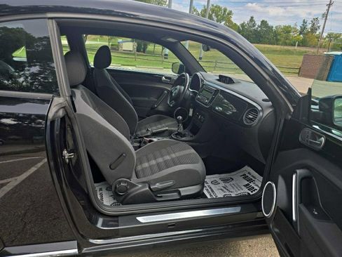 Used 2012 Volkswagen Beetle 2.0T image 19